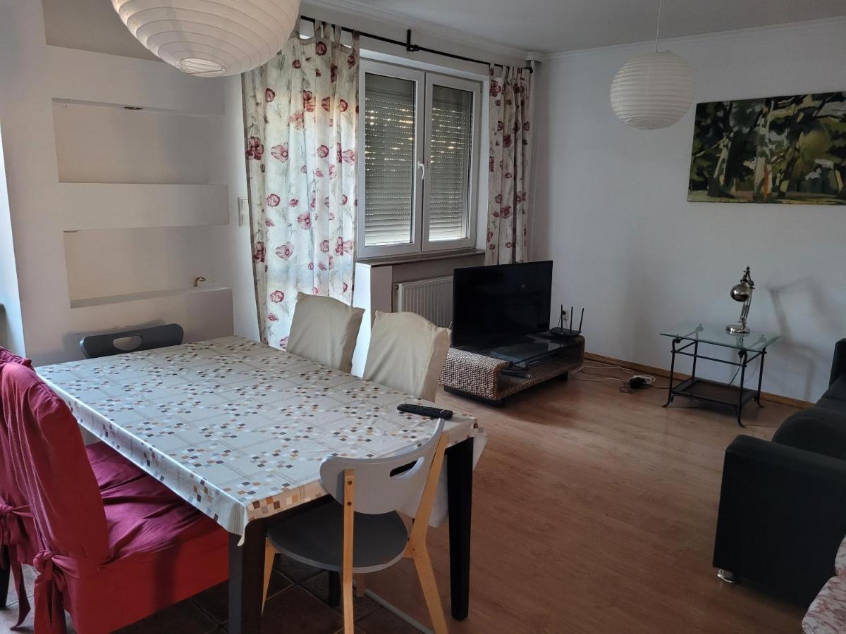 Apartament Cichy I Wygodny Сталёва-Воля Экстерьер фото