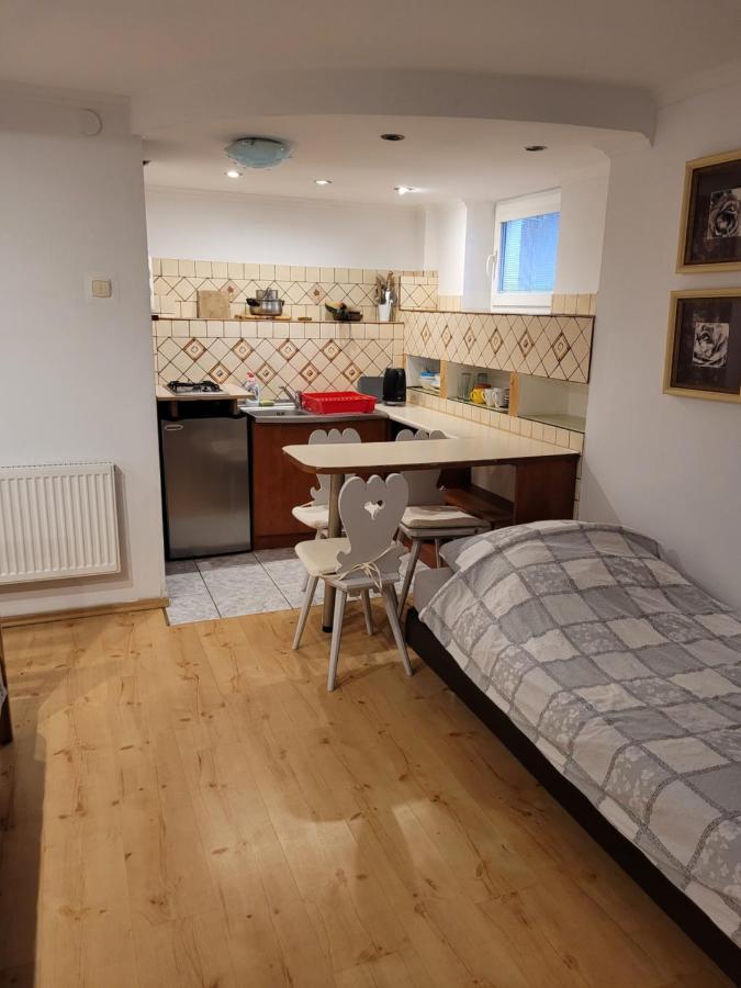 Apartament Cichy I Wygodny Сталёва-Воля Экстерьер фото
