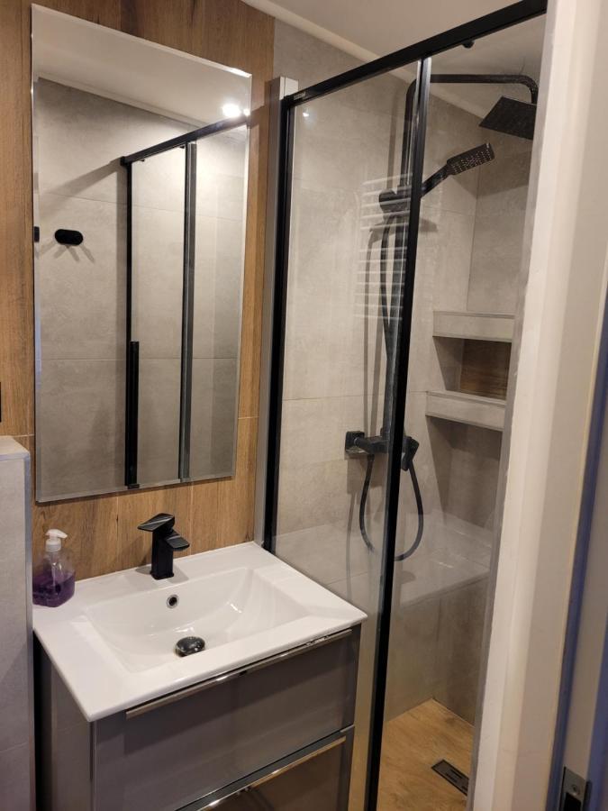 Apartament Cichy I Wygodny Сталёва-Воля Экстерьер фото