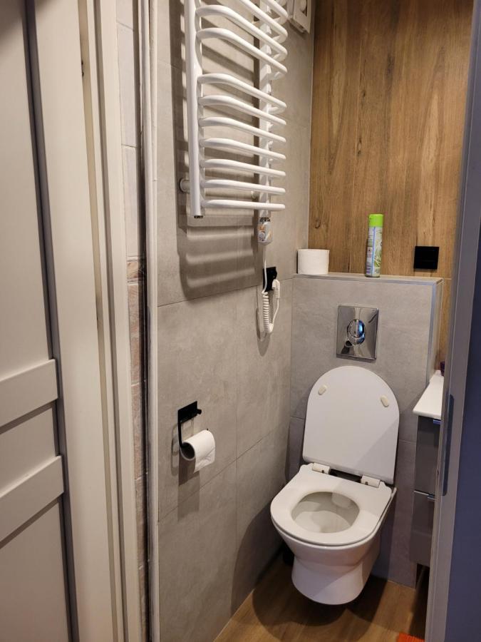 Apartament Cichy I Wygodny Сталёва-Воля Экстерьер фото